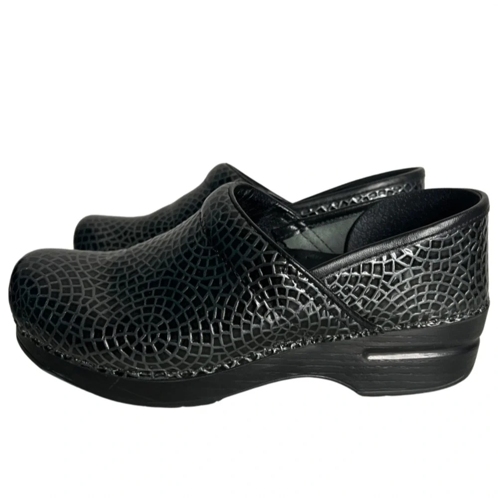 Dansko Mosaic Women’s Black Gray Patent Leather Slip On Clogs Shoes Size 8.5-9 - Picture 11 of 11